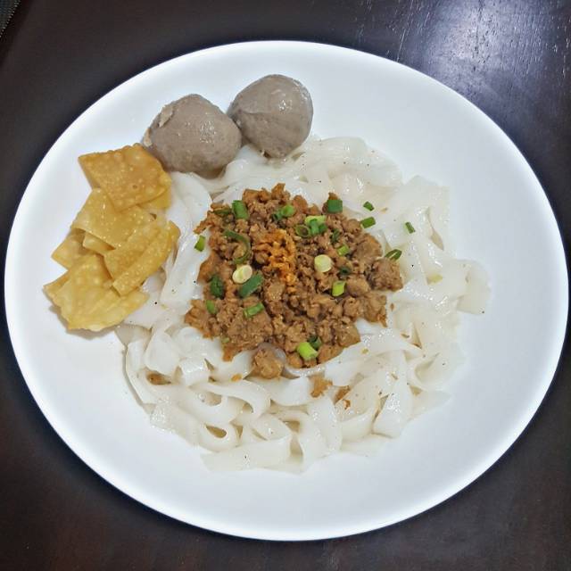 

Kwetiau Ayam Bakso