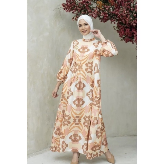 Sheila Dress Wearing Klamby