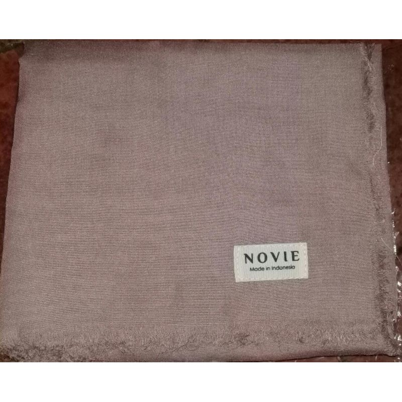 Hijab Segiempat Rawis Novie