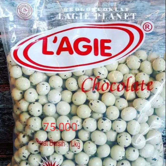 

Cokelat lagie planet isi kacang