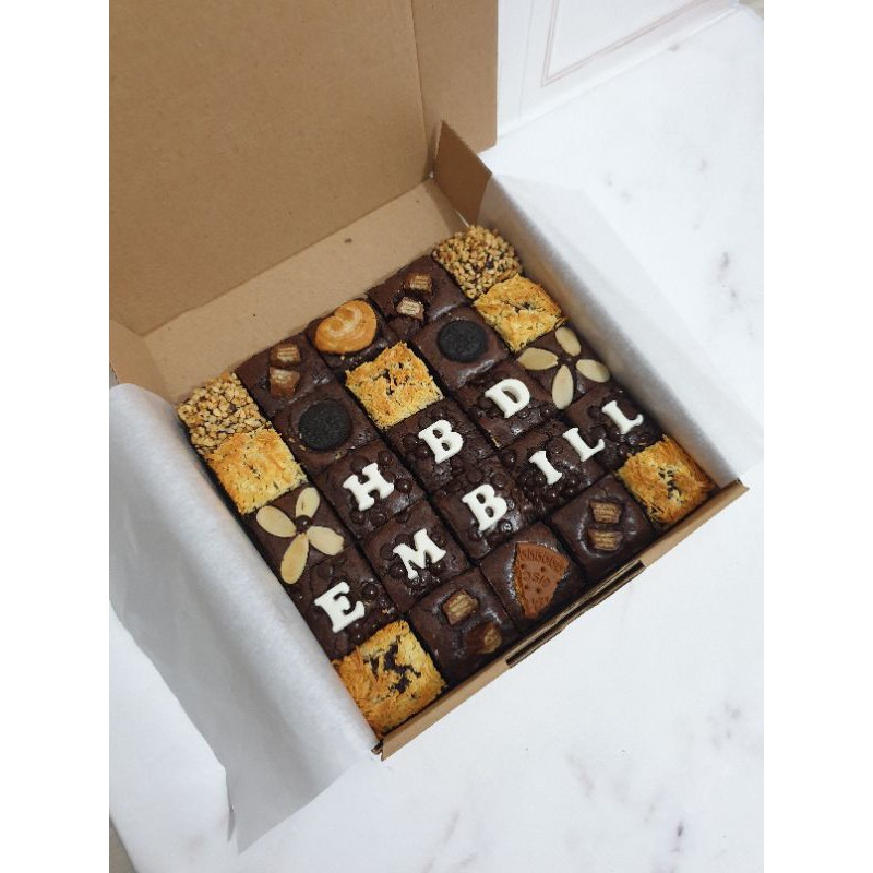 

Brownies isi 25 (20x20 cm)