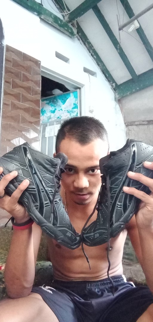  Sepatu  volly asics  gel forza  Sepatu  voli asics  gel sky 