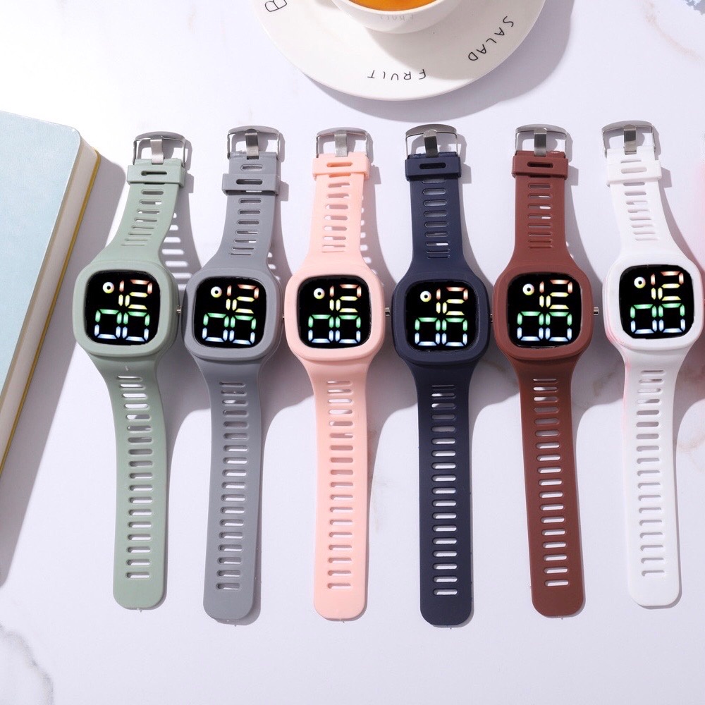 (DG) Jam Tangan Digital Wanita Pria Tahan Air Fashion Watch LED Tampilan Layar Besar Dengan Font Warna-warni M139