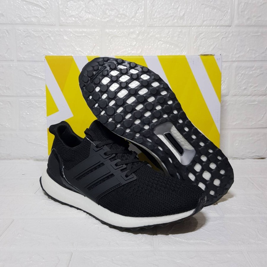 ADIDAS ULTRABOOST 4.0 BLACK