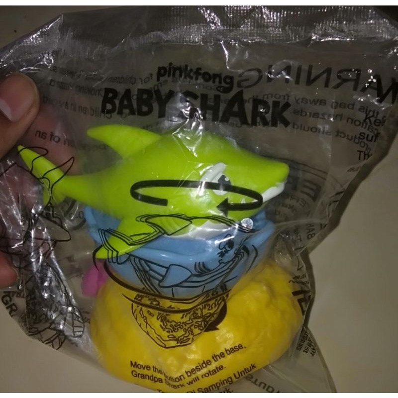 MAINAN KFC KIDSMEAL BABY SHARK