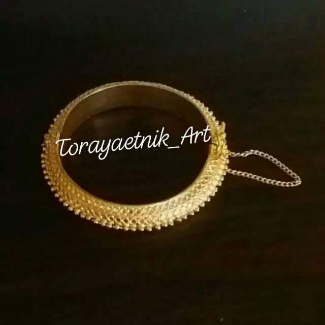Gelang Komba'lola