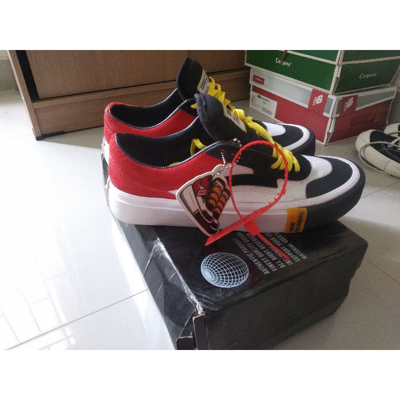 Sepatu Losing Grip edisi New Normal size 43