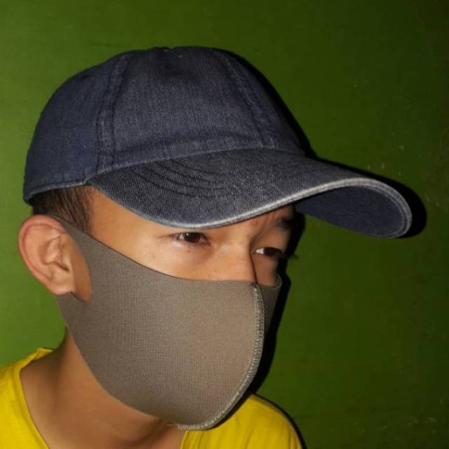 MASKER KAIN DI LAPISI BUSA