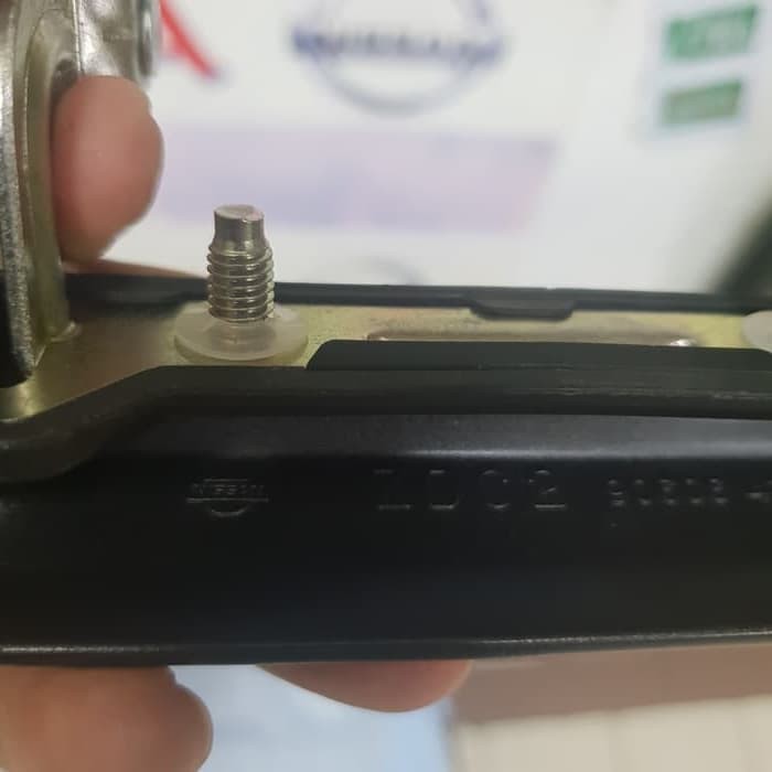 "NEW" Handle Pintu Bagasi Nissan Terrano Original BERGARANSI