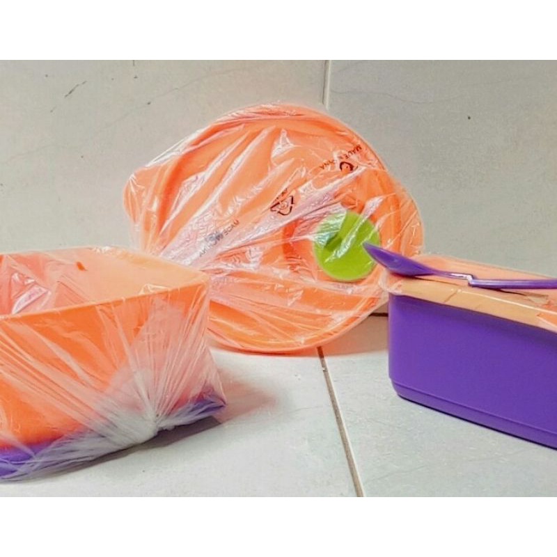 1 set tempat makan tupperware ori