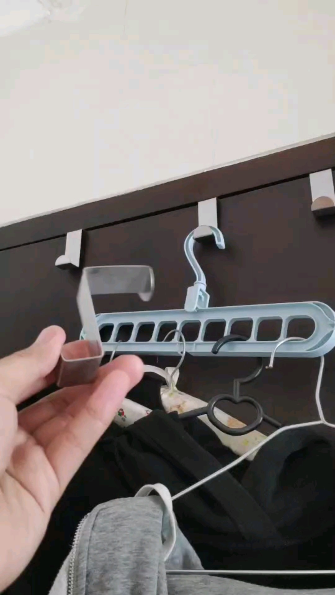 Gantungan Baju Multifungsi Portable 360 Degree