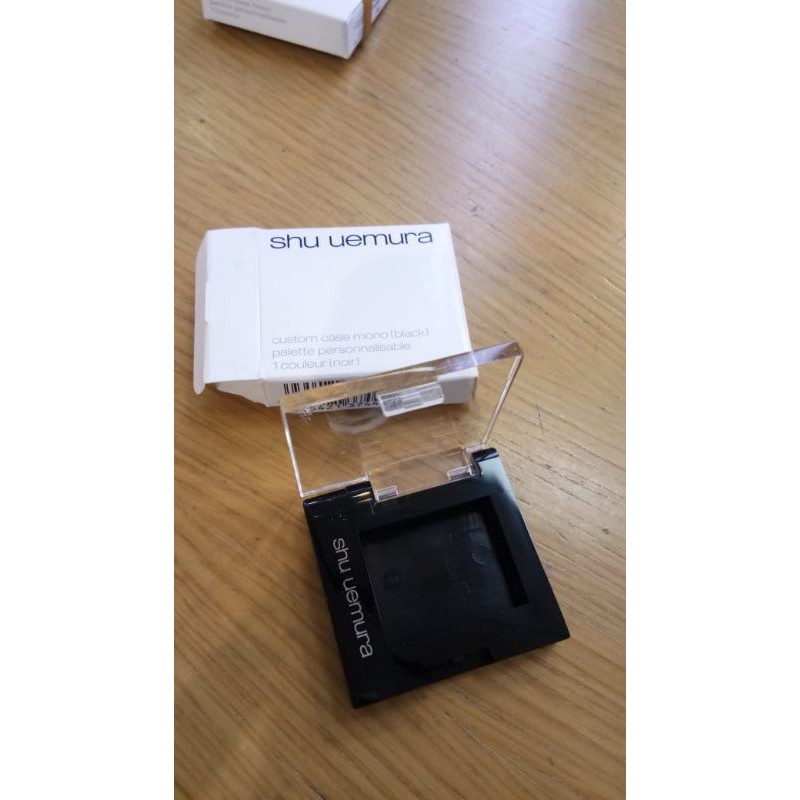 case eyeshadow shu uemura