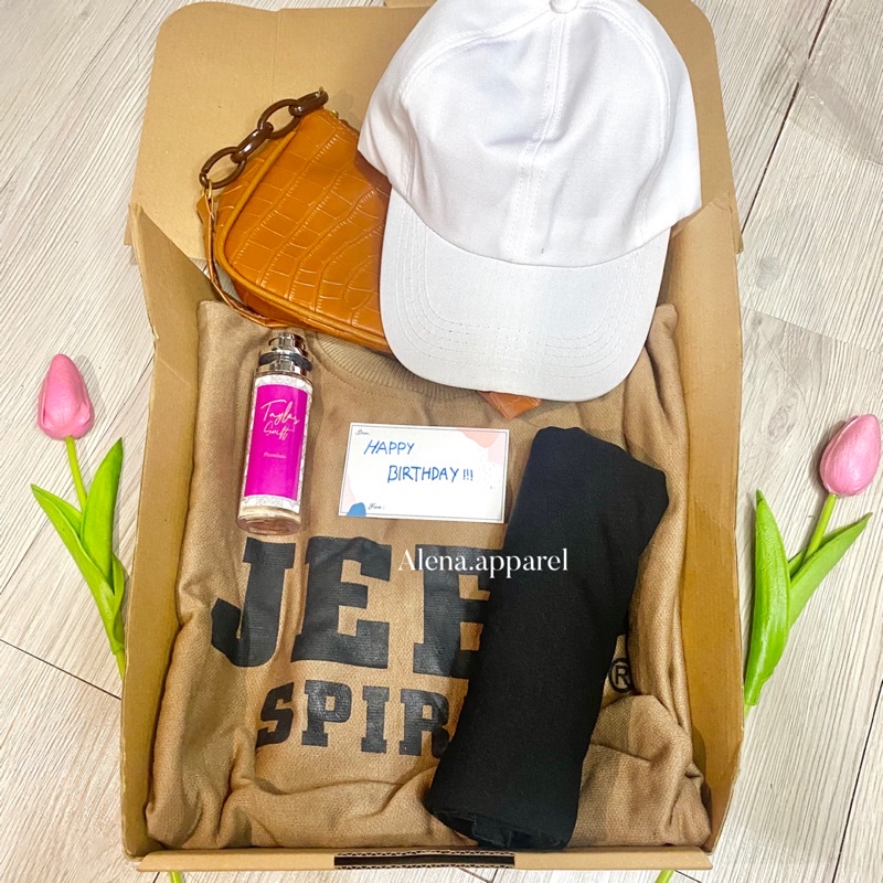 

Gift Box Set Sweater Oversize Jeep by Alena / Kado Spesial Hampers