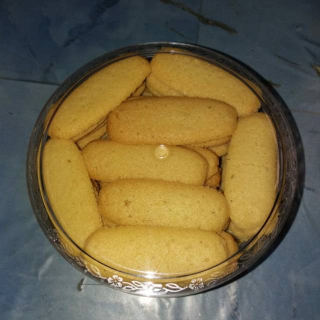 

Kue lebaran - Lidah kucing