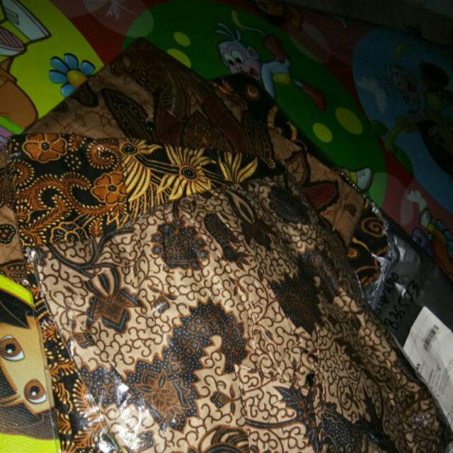 Kemeja Batik Bahan Katun Ukuran Mlxl M Lingkar Dada 104cm L Lingkar Dada 108cm Xl Lingkar Dada 112cm