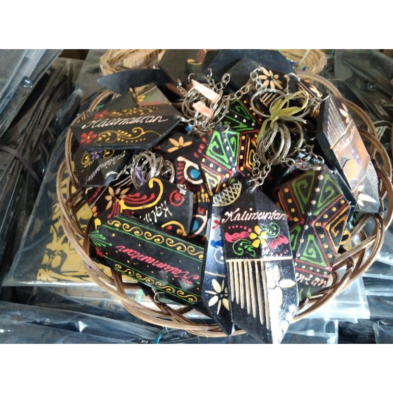Aksesoris Gantungan Kunci Kalimantan