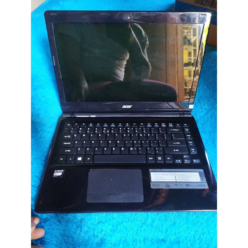 LAPTOP ACER 14 inc Ram 2 GB/4 GB Hardisk 500gb udah terinstall windows 10