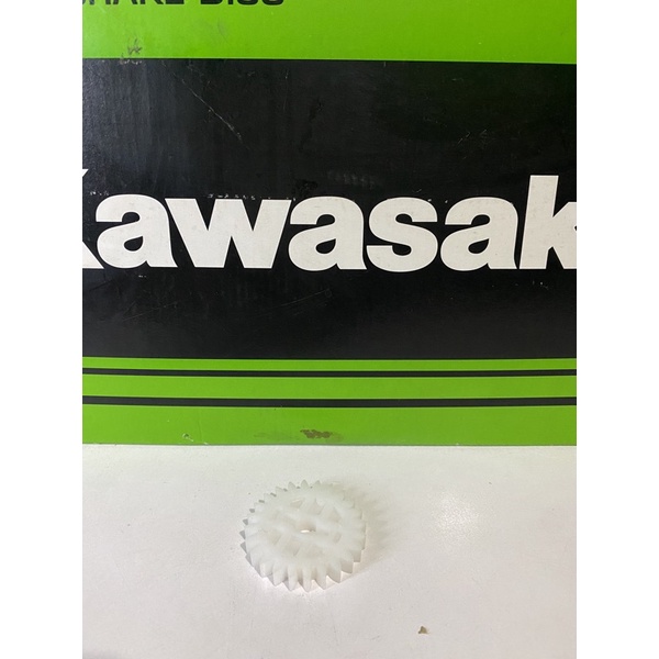 gigi penggerak mekanisme kips bawah