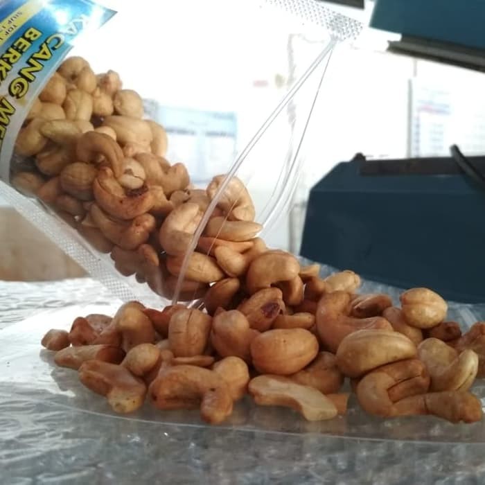 

KACANG METE /KACANG MEDE MATENG 1KG WONOGIRI