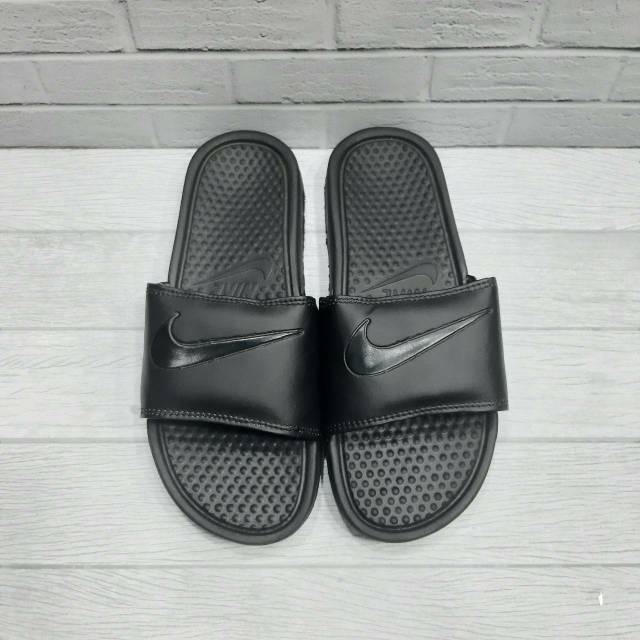 nike black benassi slides