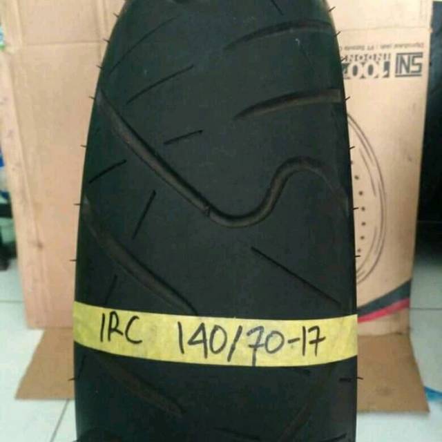 Ban belakang ukuran 140/70-17