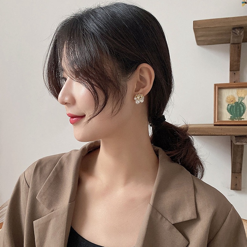 Fancyqube Anting Klip Tanpa Tindik Desain Bunga Hias Kristal Mutiara Imitasi Gaya Korea Untuk Wanita