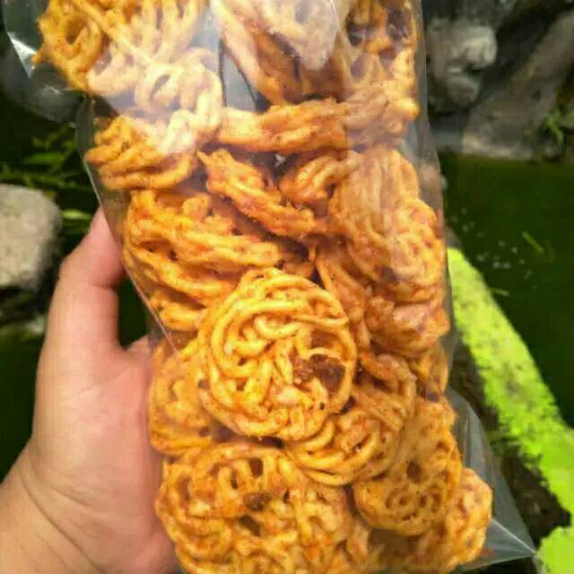 

Kerupuk seblak bumbu pedas extra hot