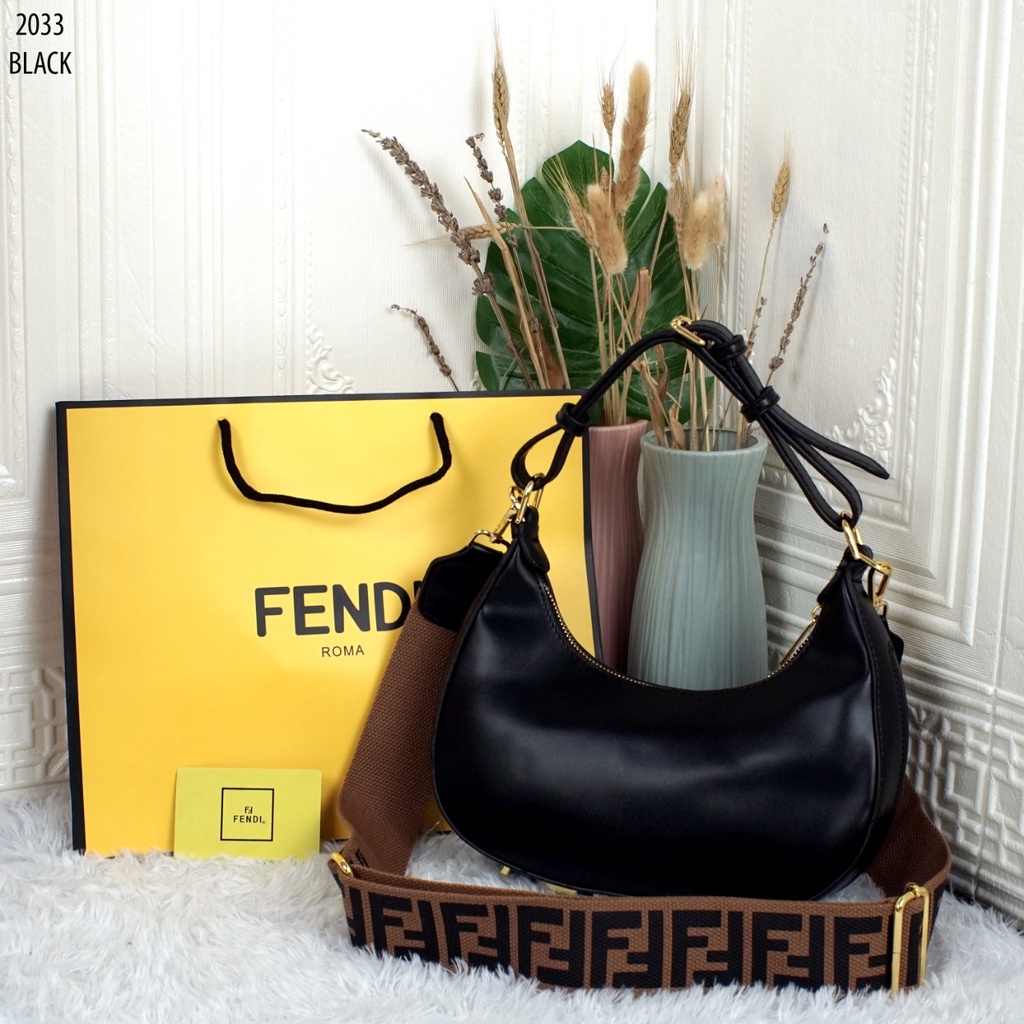 FENDI GRAPHY SMALL Seri 2033