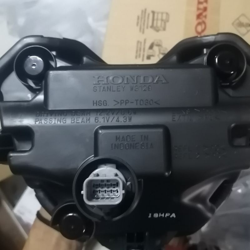 Reflektor lampu depan supra gtr 150 original hgp 33100k56n11