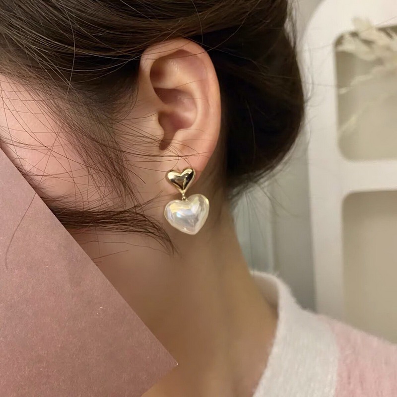 Anting Tusuk Gantung Wanita Desain Hati Hias Mutiara + Berlian Gaya Korea Untuk Hadiah / Liburan