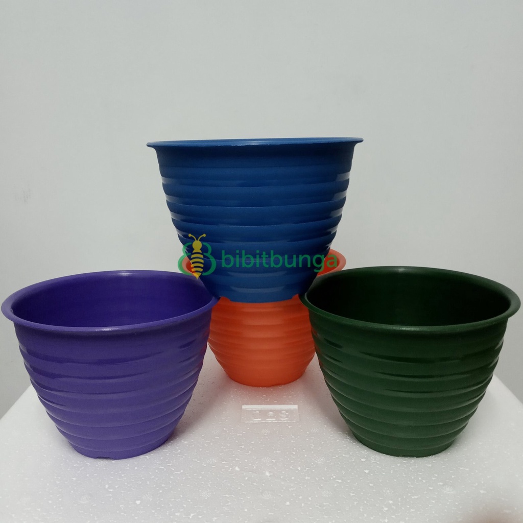 Pot Plastik MDN 18 cm Aneka Warna Vas Tanaman Bunga Meja Unik Tawon KW
