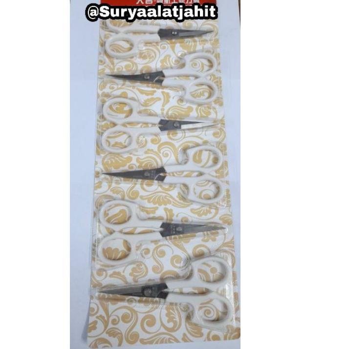 

PROMOSI !! 5.5 Gunting Bordir 4.5" DJ133 ujung lengkung kwalitas bagus =rp.15.000/1pcs [KODE 888]