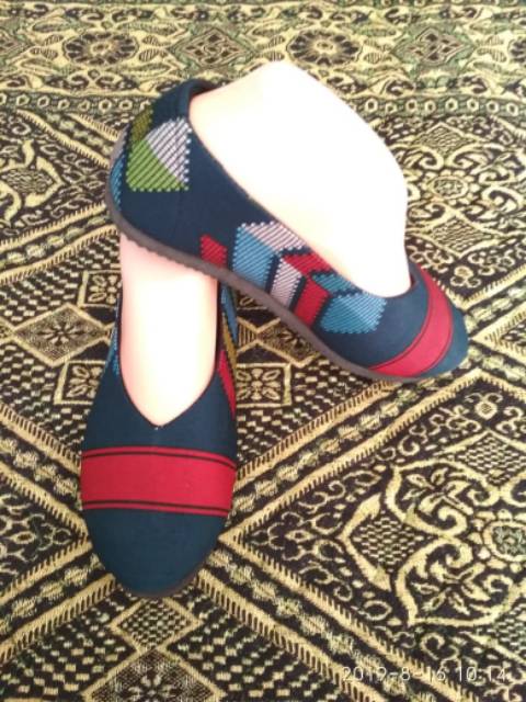 Sepatu motif etnik termurah / sepatu nyaman dipakai / sepatu batik murah