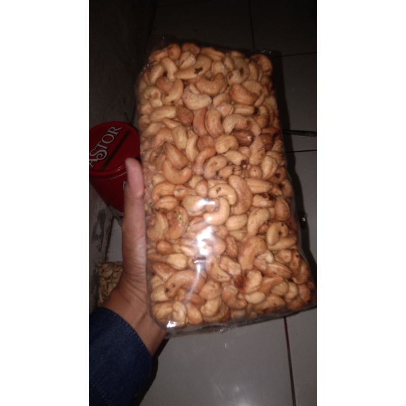 

Kacang Mede matang utuh 1kg