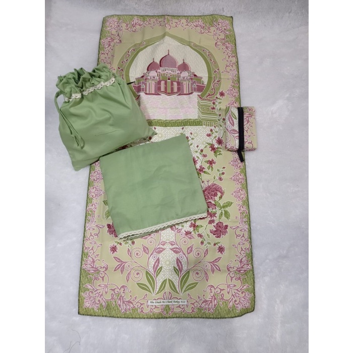 Full set Sajadah + Mukena Syakila Travel Series. - Forest Green