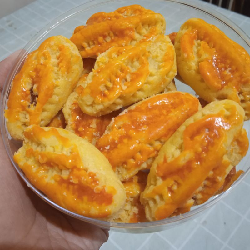 

Nastar Daun kemasan 250 gr.Free gift