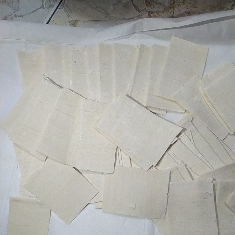 1kg / 1000 gr kulit pangsit mentah untuk kerupuk tinggal goreng baru fresh