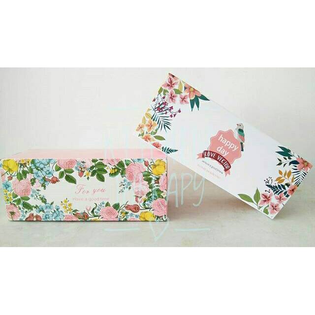 

BOX ROLL CAKE