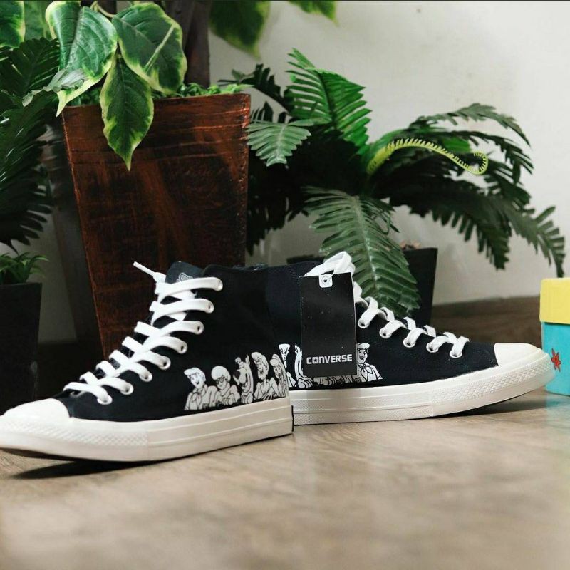 SEPATU CONVERSE CHUCK TAYLOR SCOOBY DOO BW HI