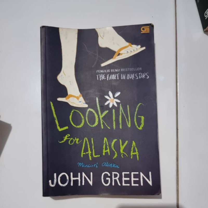 

Novel Looking For Alaska pre-loved