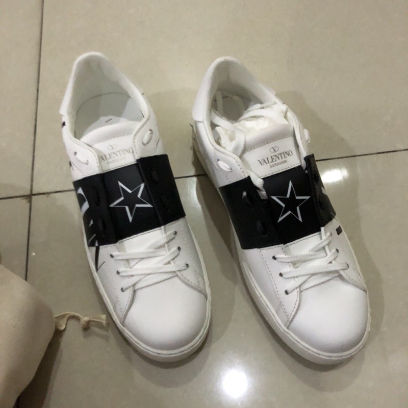 BNIB valentino sneakers VLTN star size 39 preloved