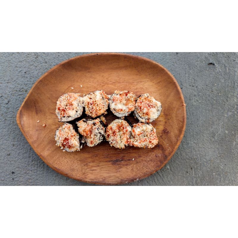 

Sushi Spicy Tuna (Tunang Pedas, Timun, Wortel, Topping Wijen, Bubuk Cabai) isi 8 potong