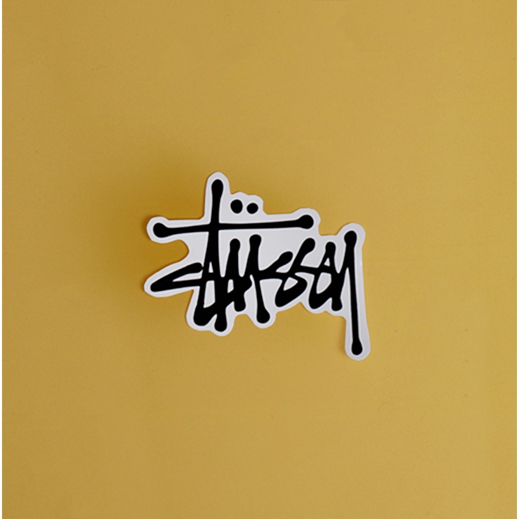 STIKER GRAFTAC -LOGO STUSSY-. STIKER AESTHETIC LAPTOP, AKSESORIS HP, ANTI AIR, MOTIF.