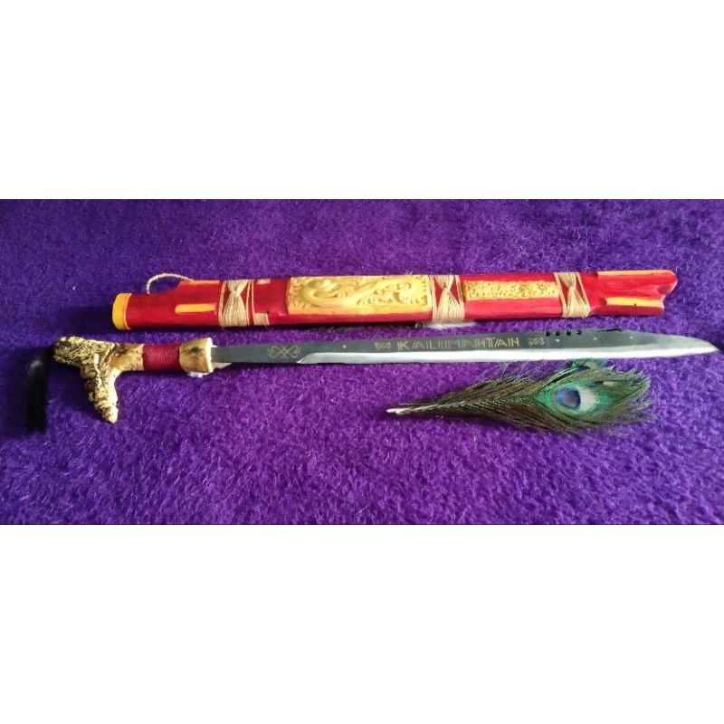 Mandau Jumbo Motif Kalimantan Dan Tameng Golok Parang Senjata Dayak Pusaka Khas Suku Dayak Motif Bur