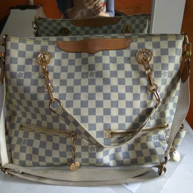 LV preloved with noser