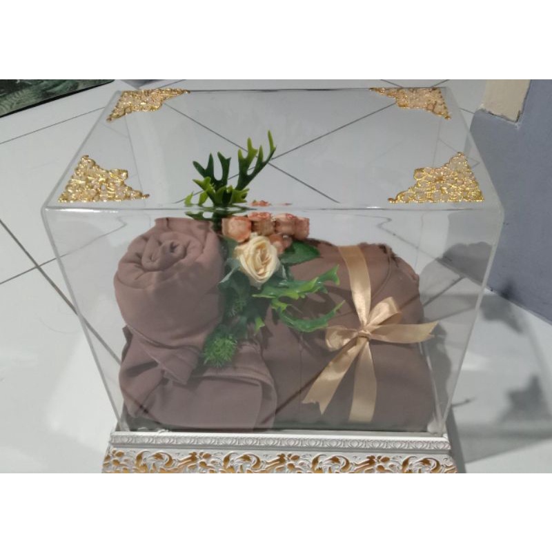 Sewa Hantaran box acrylic seserahan pernikahan