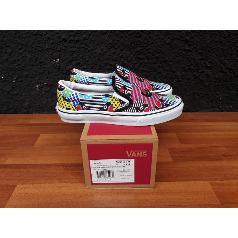 VANS SLIP ON SEPATU WANITA SHARK WEEK PHIN TRUE WHITE WAFFLE DT MADE IN CHINA