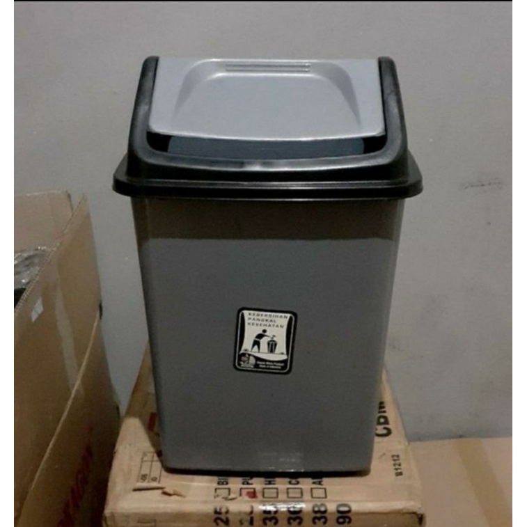 Tempat Sampah 15 Liter PUP YUTAKA Tutup Goyang Segi Plastik Shinpo / Kotak Sampah WC Toilet Mini