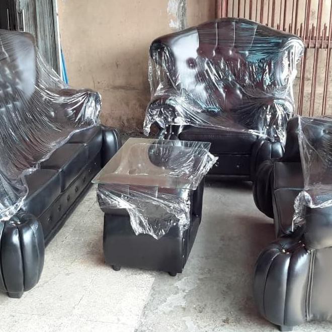 Februari Maniss Kursi Tamu / Sofa Ruang Tamu Jaguar Hitam 1 Set - Maroon Kode 644