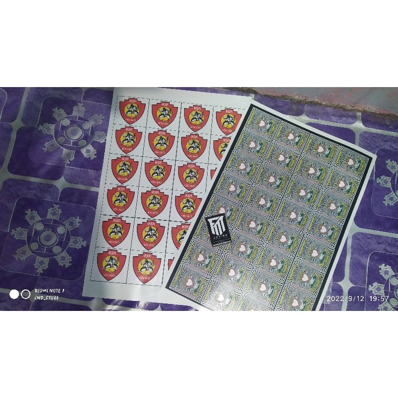 

CETAK STIKER/// MURAH ANTI AIR